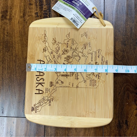 ALASKA TOTALLY BAMBOO Cutting Board A Slice Of Life Laser-Etched NEW - Picture 7 of 8